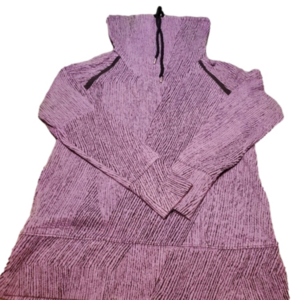 TURTLE neck sweatshirt sz. Medium